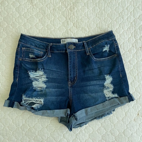 Tilly’s Dark Wash Denim Shorts - Picture 1 of 5